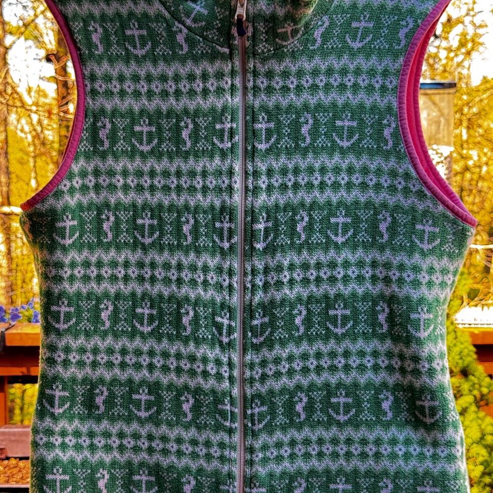 Vineyard Vines Anchor and Seahorse Green and White Reversible to Pink Vest